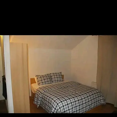 Cozy Near The Airport Apartment Schwechat