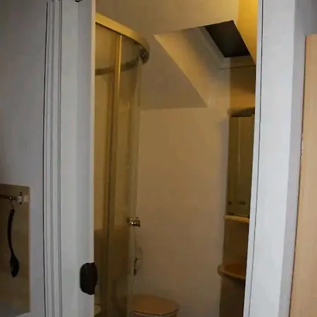 Cozy Near The Airport Apartment *